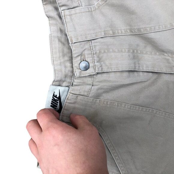 Nike Cargo Shorts Size 32 Beige - Picture 6 of 8